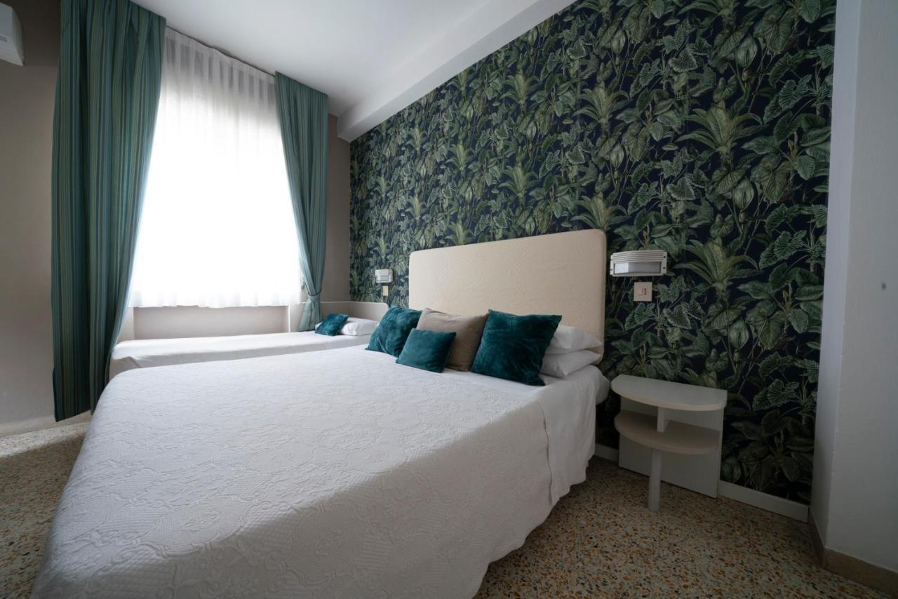 Alta Marea Hotel Milano Marittima Buitenkant foto