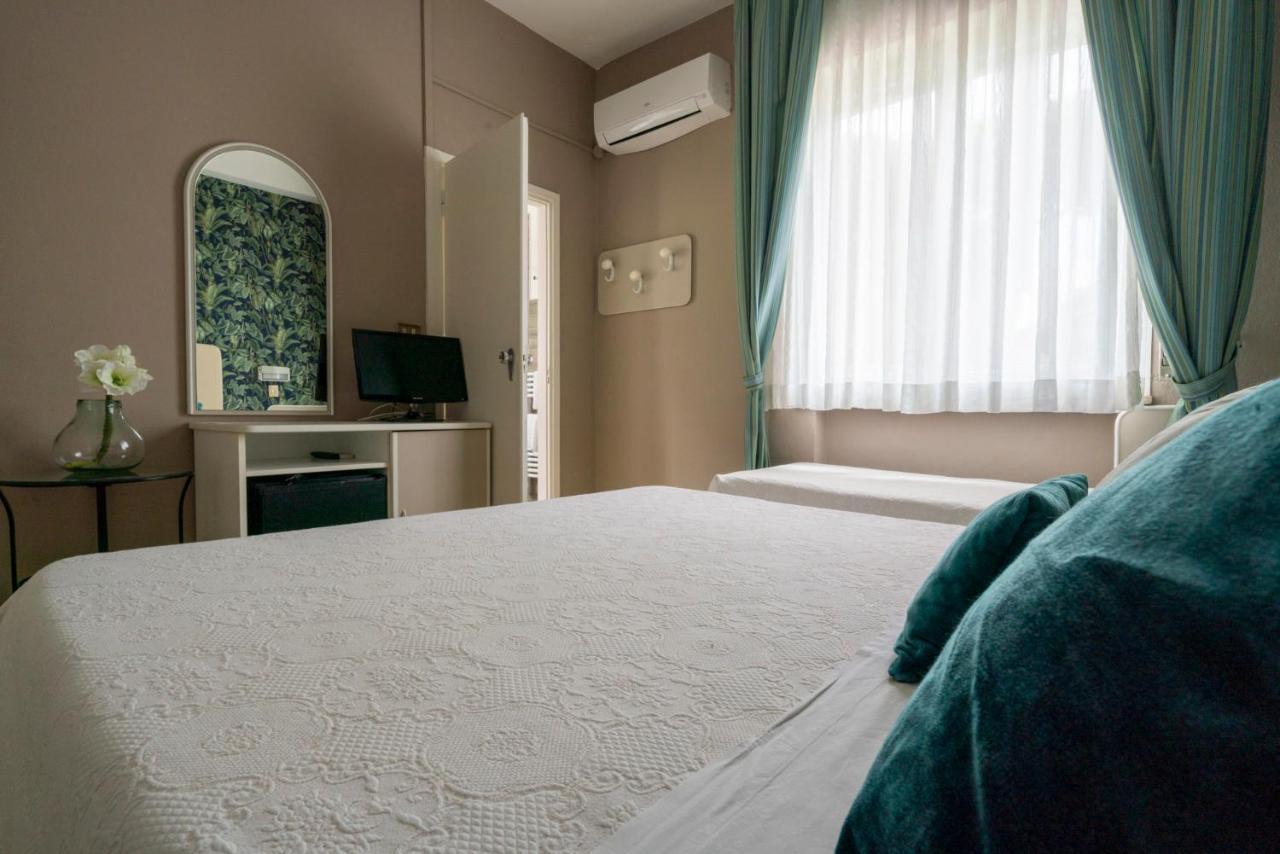 Alta Marea Hotel Milano Marittima Buitenkant foto