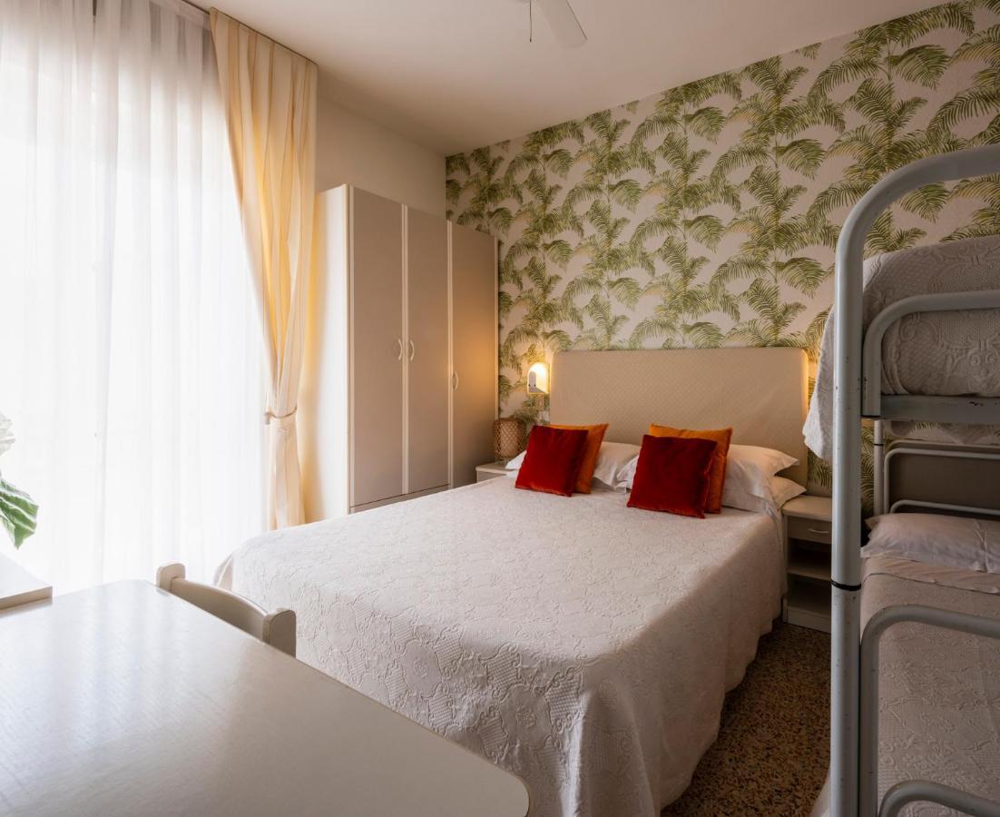 Alta Marea Hotel Milano Marittima Buitenkant foto