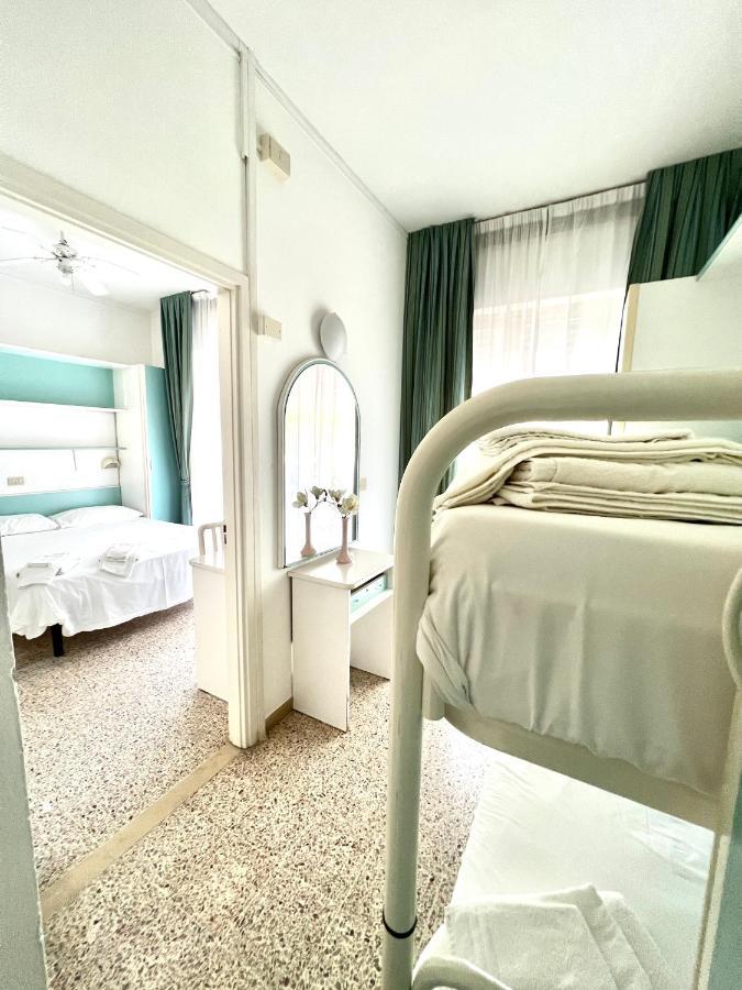 Alta Marea Hotel Milano Marittima Buitenkant foto
